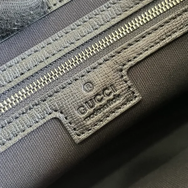 Gucci GG Supreme Shoulder Bag - Image 9