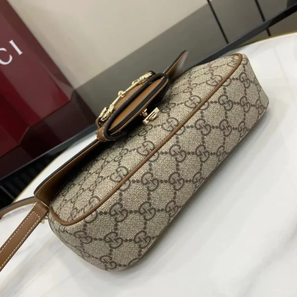 Gucci Horsebit 1955 Soft small top handle bag in Beige Brown - Image 7