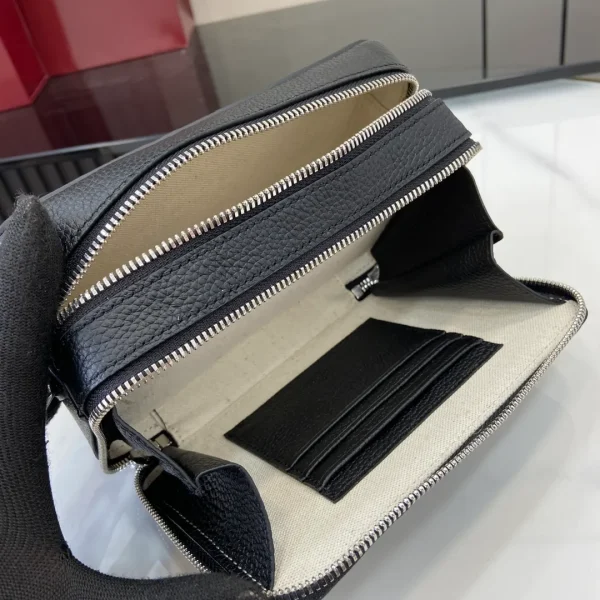 Gucci Jumbo GG Shoulder Bag - Image 4