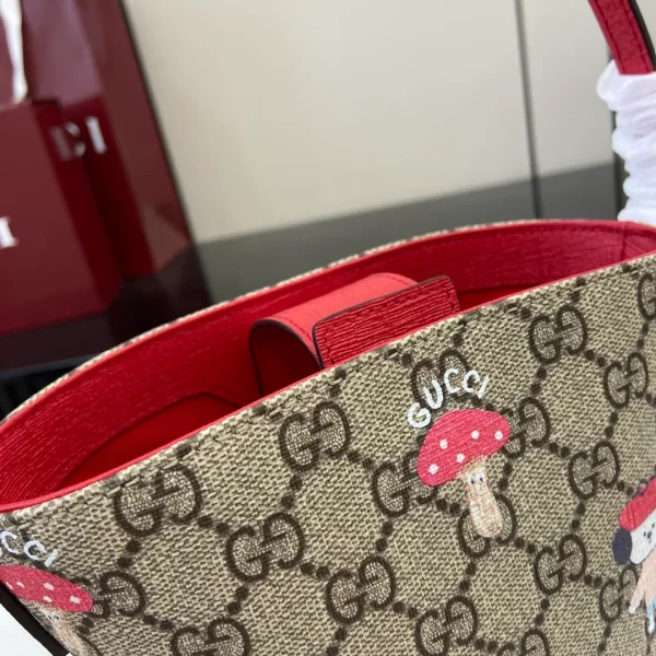 Gucci Kids Printed GG Bucket Bag - Image 2
