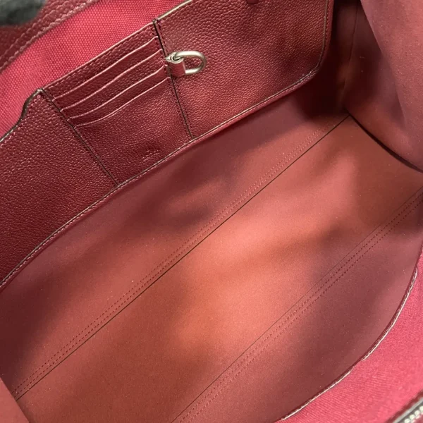 Gucci Medium Tote Bag With Hook Closure - Image 2