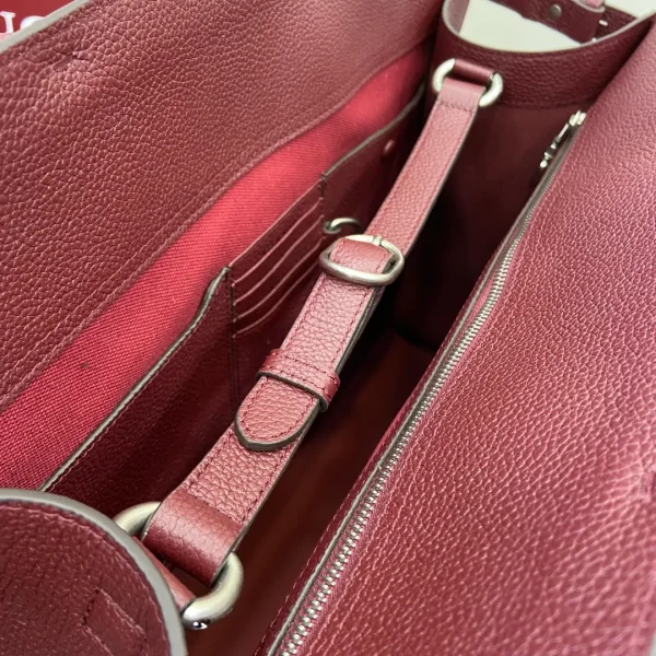 Gucci Medium Tote Bag With Hook Closure - Image 8