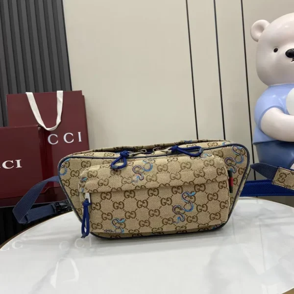 Gucci Small Embroidered Crossbody Bag - Image 3