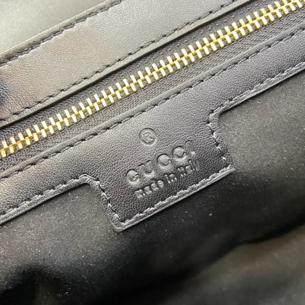 Gucci Small GG Marmont Shoulder Bag - Image 2