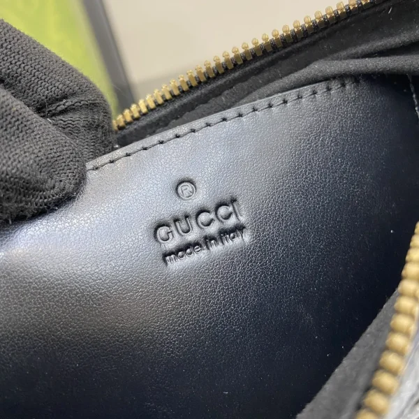 Gucci Small GG Marmont Shoulder Bag - Image 2