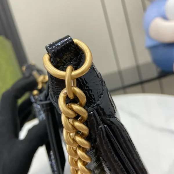 Gucci Small GG Marmont Shoulder Bag - Image 9