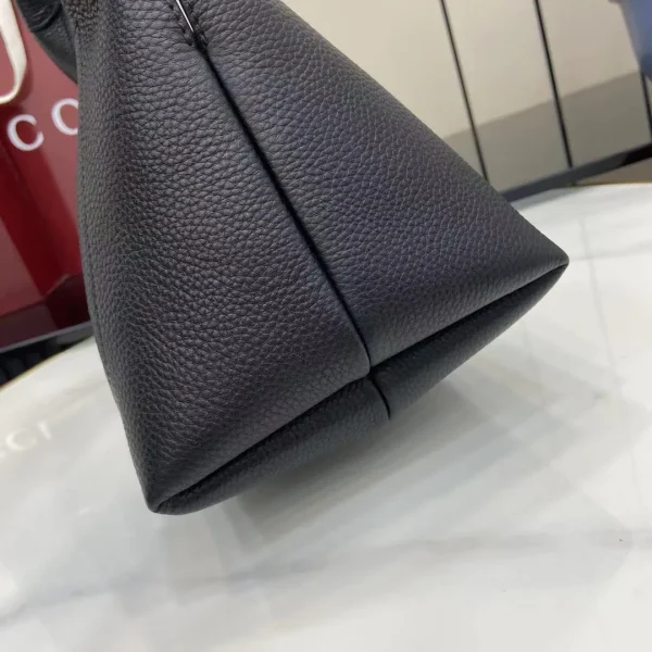 Gucci Softbit maxi shoulder bag - Image 9