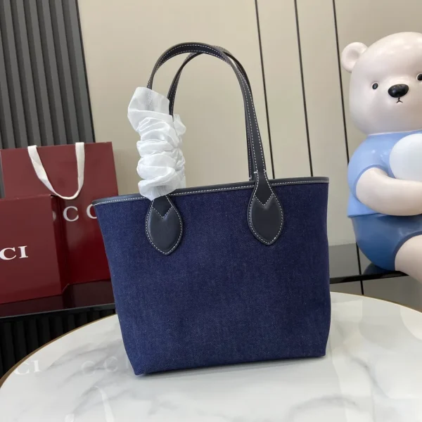 Gucci Totissima large reversible tote in Blue Fabric - Image 6