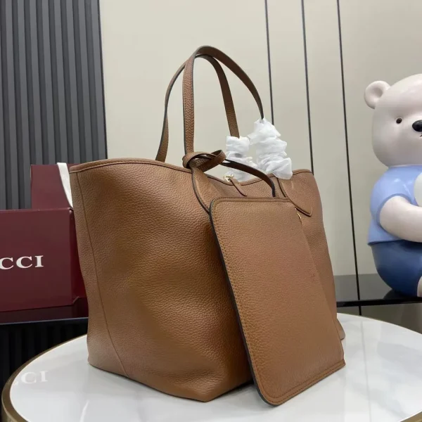 Gucci Totissima large reversible tote in Brown Leather - Image 2