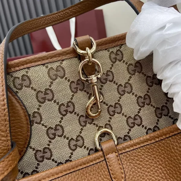 Gucci Totissima large reversible tote in Brown Leather - Image 5