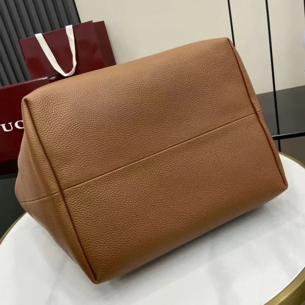 Gucci Totissima large reversible tote in Brown Leather - Image 11