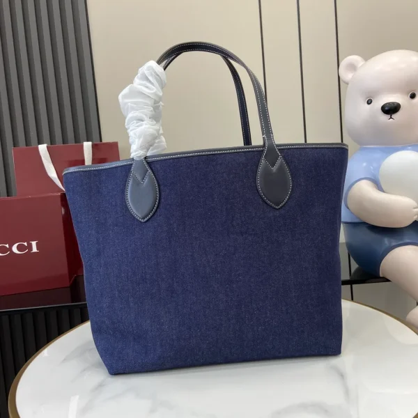 Gucci Totissima medium reversible tote in dark blue - Image 4