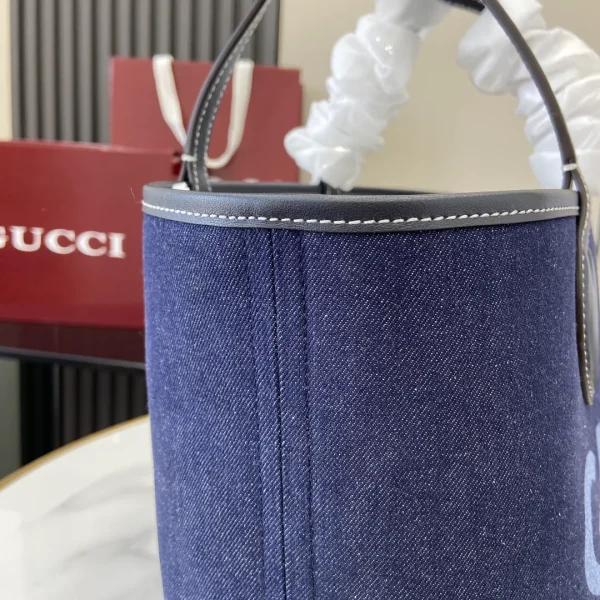 Gucci Totissima medium reversible tote in dark blue - Image 7