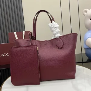 Gucci Totissima small reversible tote bag in Rosso Ancora red