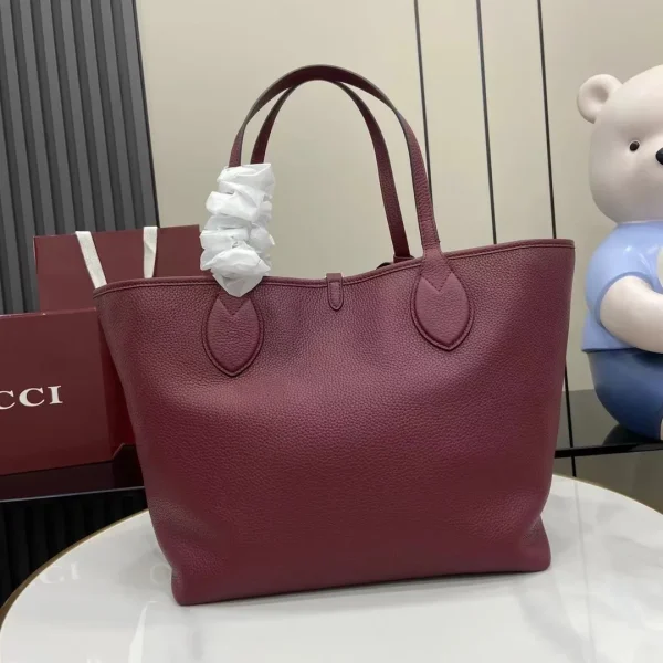 Gucci Totissima small reversible tote bag in Rosso Ancora red - Image 4