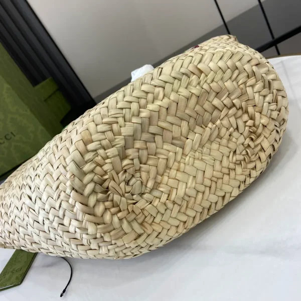 Mini straw tote with Gucci logo in natural woven straw - Image 7