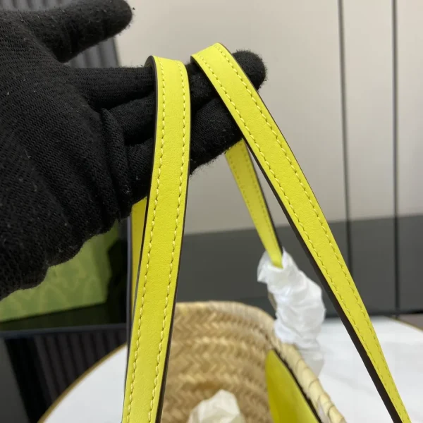 Mini straw tote with Gucci logo in natural woven straw - Image 10