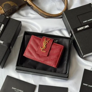SAINT LAURENT Grain De Poudre Matelasse Chevron Monogram Credit Card Case Red