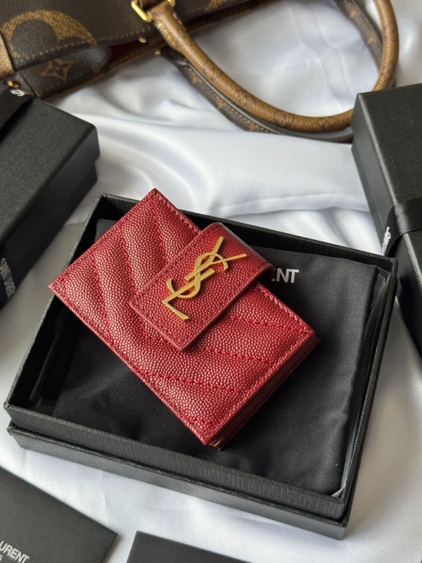 SAINT LAURENT Grain De Poudre Matelasse Chevron Monogram Credit Card Case Red - Image 7
