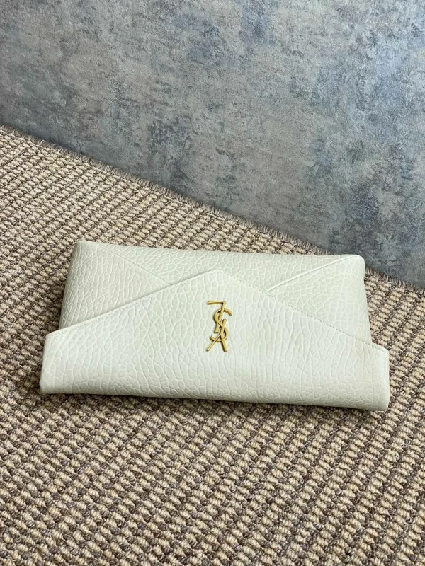 Saint Laurent Busta Leather Clutch Bag - Image 3