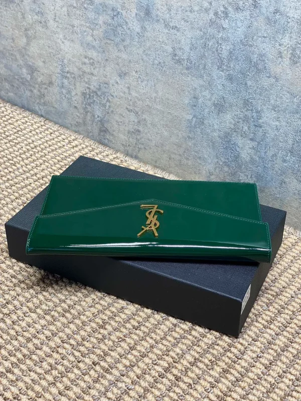 Saint Laurent Cassandra Patent Leather Wallet On A Chain - Image 5