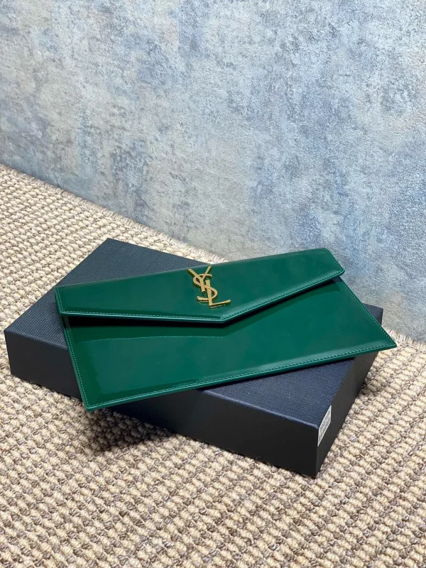 Saint Laurent Cassandra Patent Leather Wallet On A Chain - Image 6