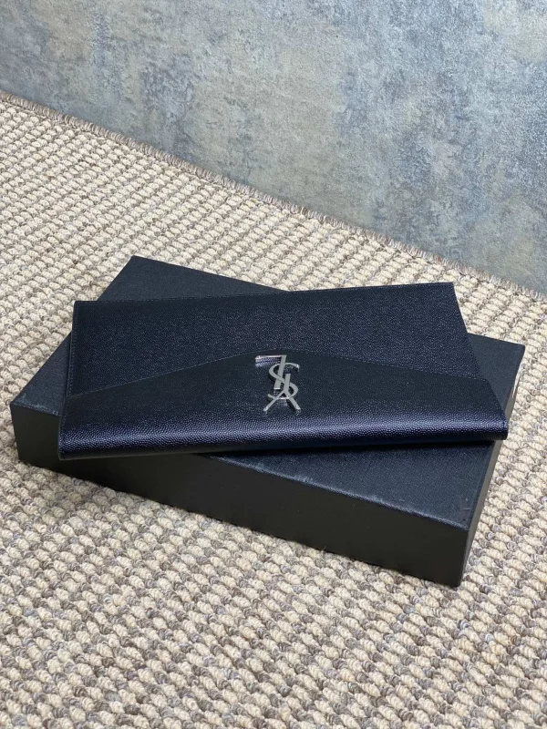Saint Laurent Medium Bag - Image 2