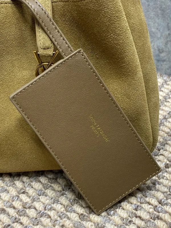 Saint Laurent Shoulder Bag - Image 9