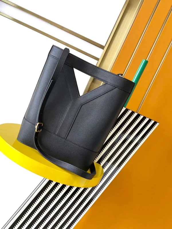 Saint Laurent Small Loulou Matelassé Shoulder Bag - Image 5