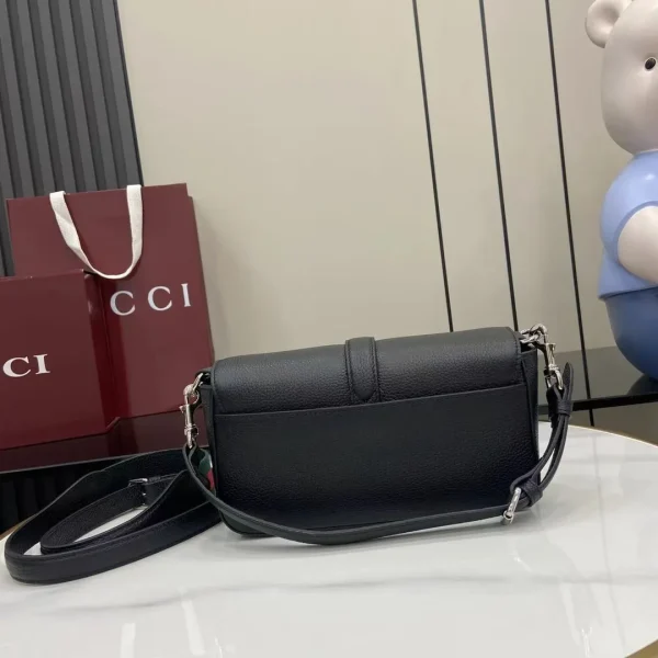 Small crossbody bag with hook closure in black leather - Image 10