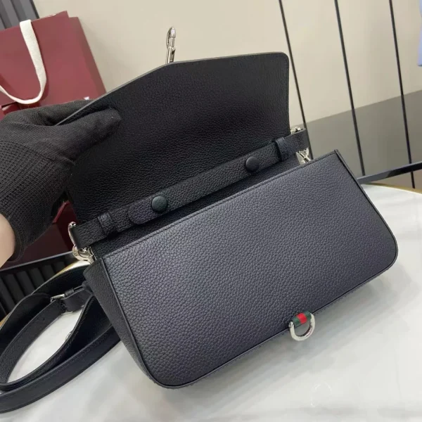 Small crossbody bag with hook closure in black leather - Image 7