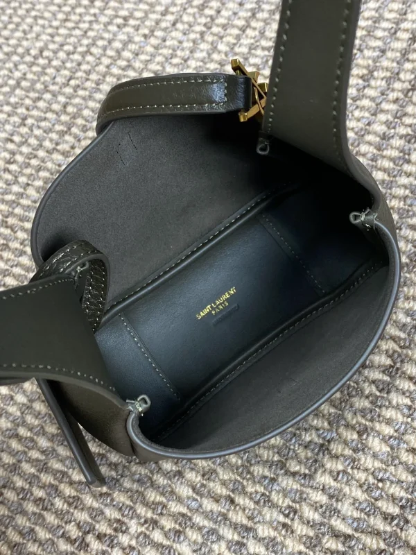YSL SAINT LAURENT LE 5 A 7 Supple Baby Grained Leather - Image 2