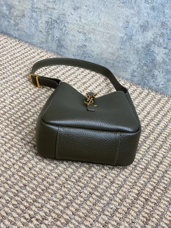 YSL SAINT LAURENT LE 5 A 7 Supple Baby Grained Leather - Image 7