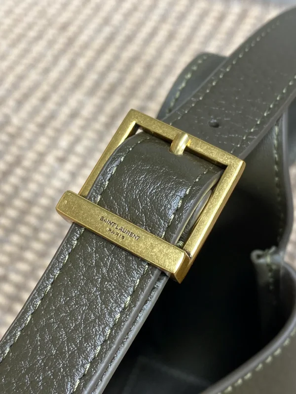 YSL SAINT LAURENT LE 5 A 7 Supple Baby Grained Leather - Image 9