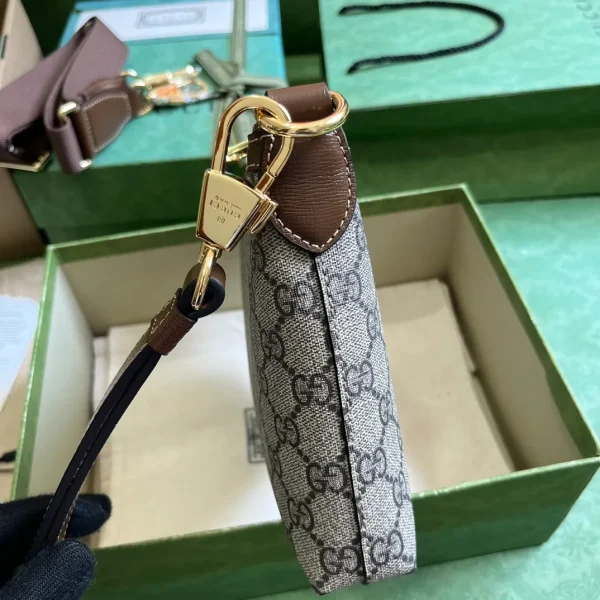 Gucci GG Supreme Shoulder Bag - Image 6