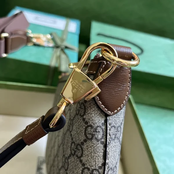 Gucci GG Supreme Shoulder Bag - Image 7
