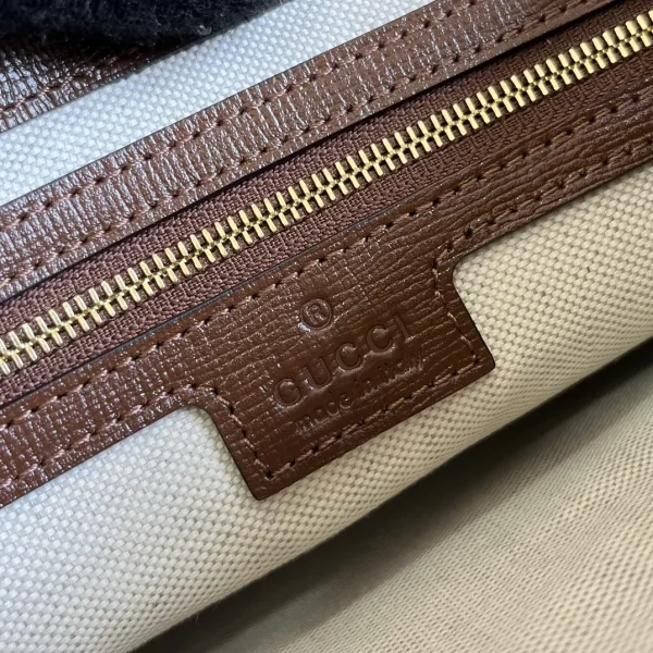 Gucci GG Supreme Shoulder Bag - Image 10
