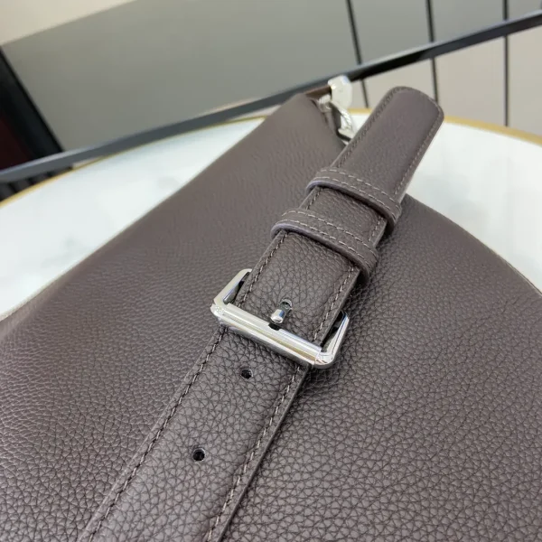 Gucci B large shoulder bag - Image 10