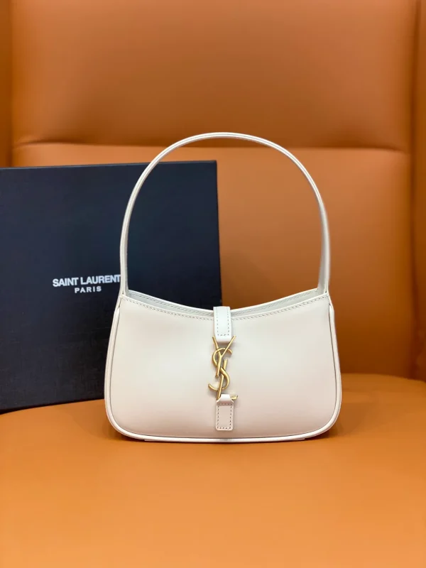 Aubrielax White Women's Shoulder Bags