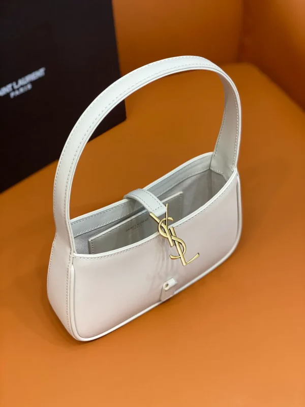 Aubrielax White Women's Shoulder Bags - Image 6