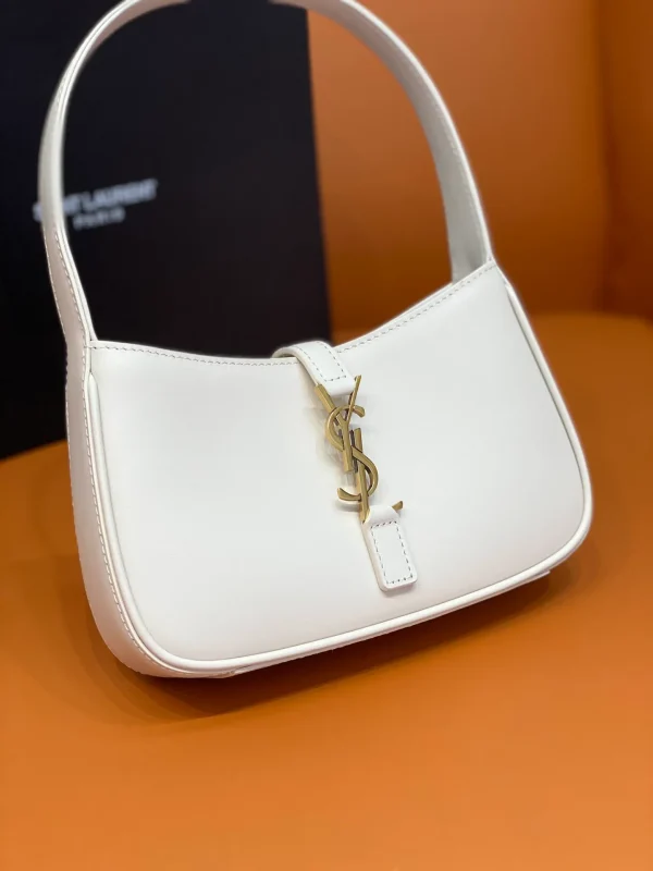 Aubrielax White Women's Shoulder Bags - Image 7
