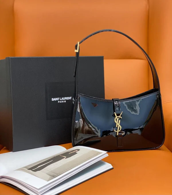 Niki leather crossbody bag Saint Laurent Black in Leather