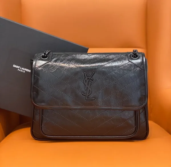 Saint Laurent Niki Medium Leather Shoulder Bag In Black - Image 6