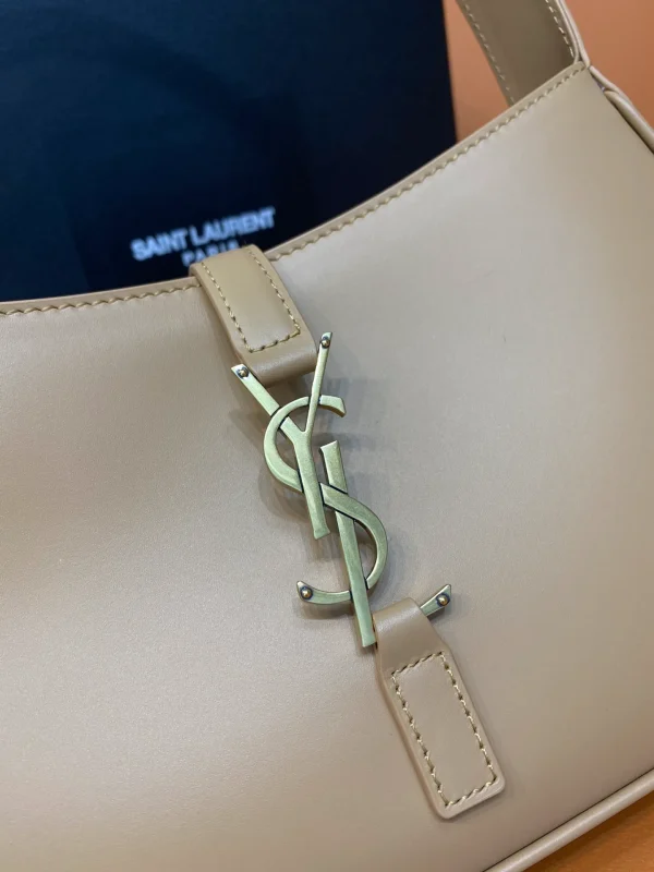 Saint Laurent Pre-Owned bag - Image 8