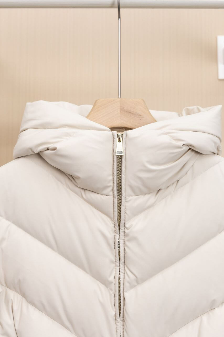 Moncler Women's Brosse Belted Puffer Jacket - Image 2