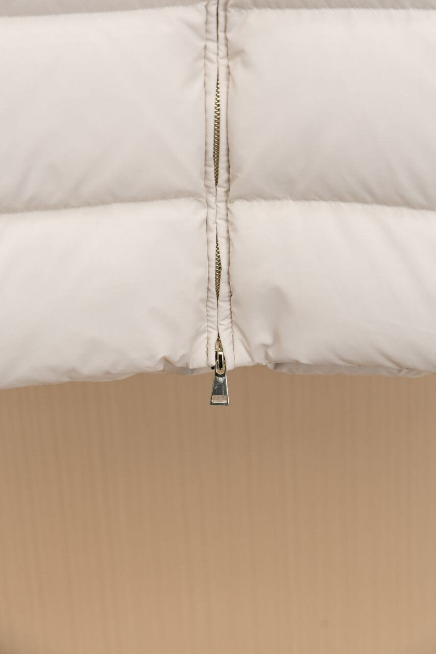 Moncler Women's Brosse Belted Puffer Jacket - Image 7