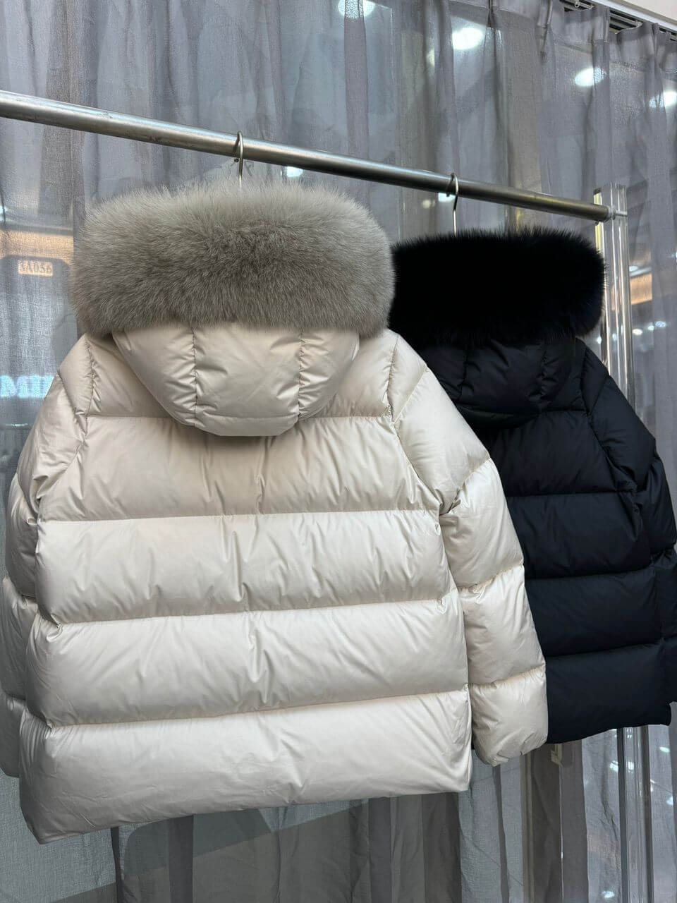 Moncler Women's Laichefur Puffer Jacket - Image 2