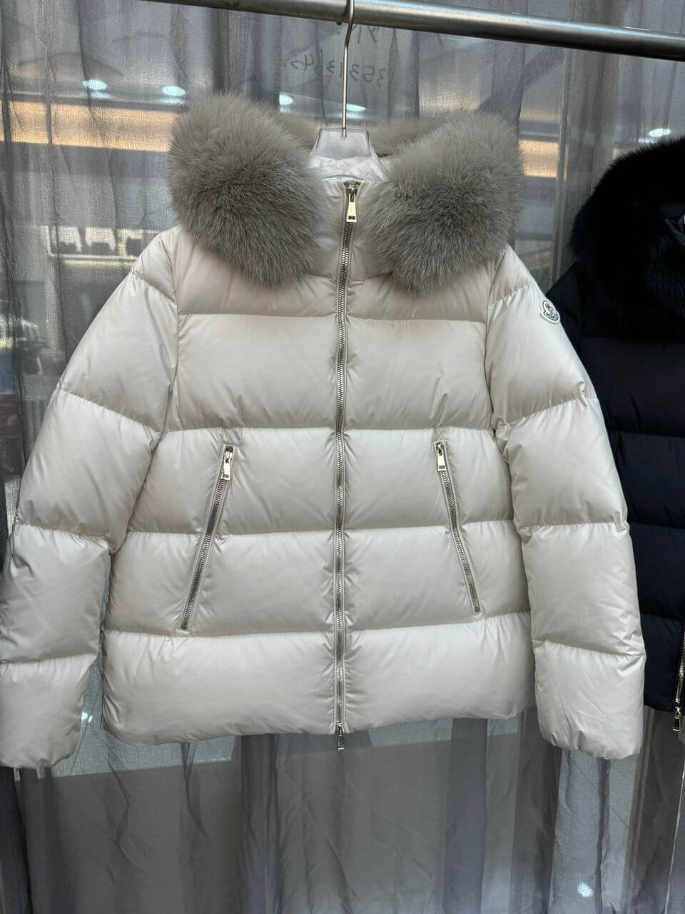 Moncler Women's Laichefur Puffer Jacket - Image 4